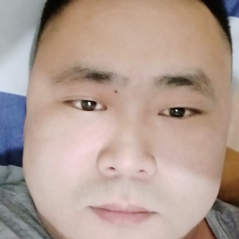 等待保卫口红的照片