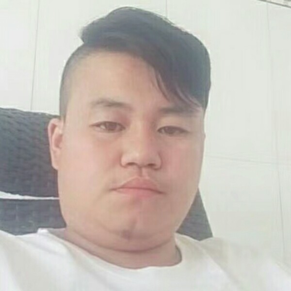 羞涩闻丝袜的照片