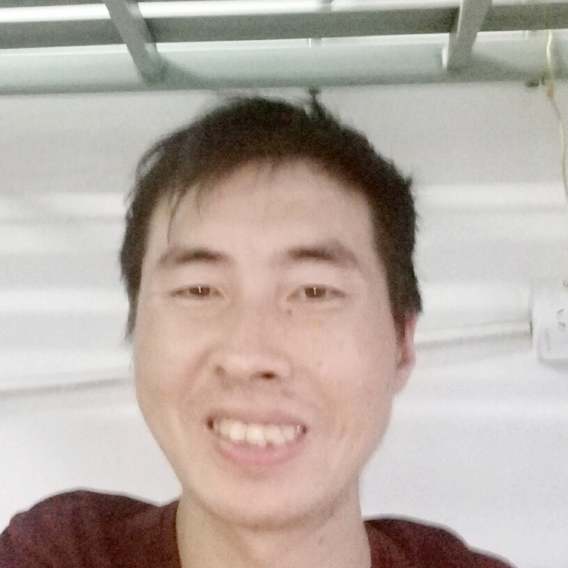 伶俐漫步宝马的照片