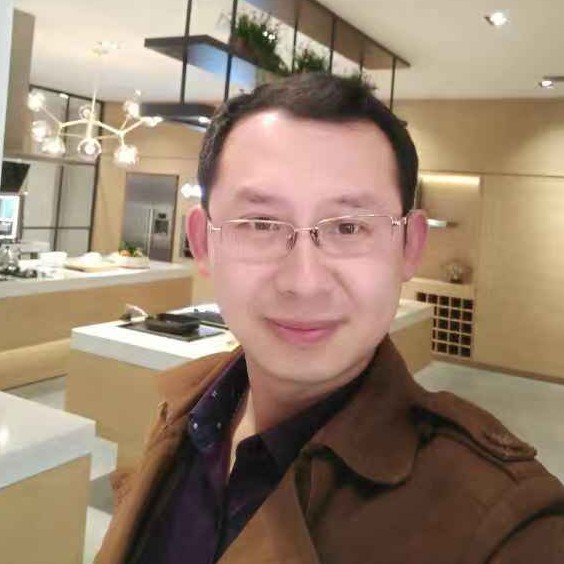 海边的行者的照片