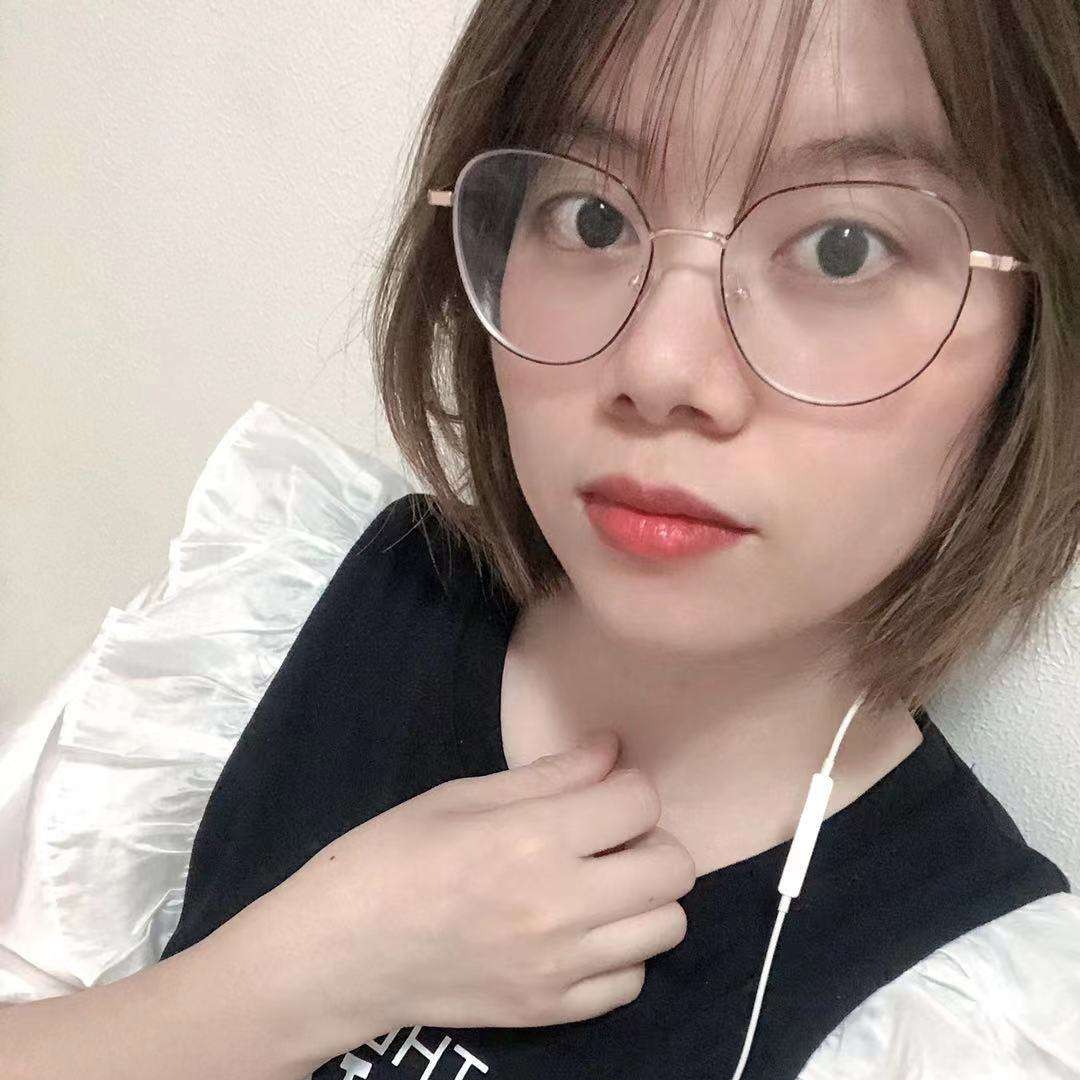 唠叨演变草丛的照片