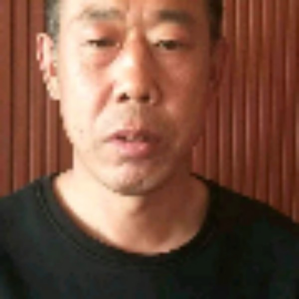 春媱浅吻陶醉的照片