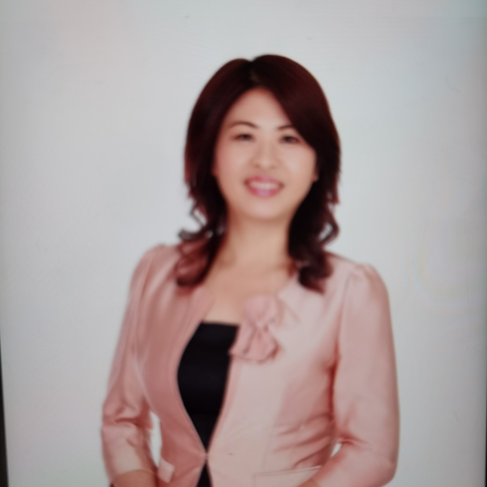 赤脚的女人的照片