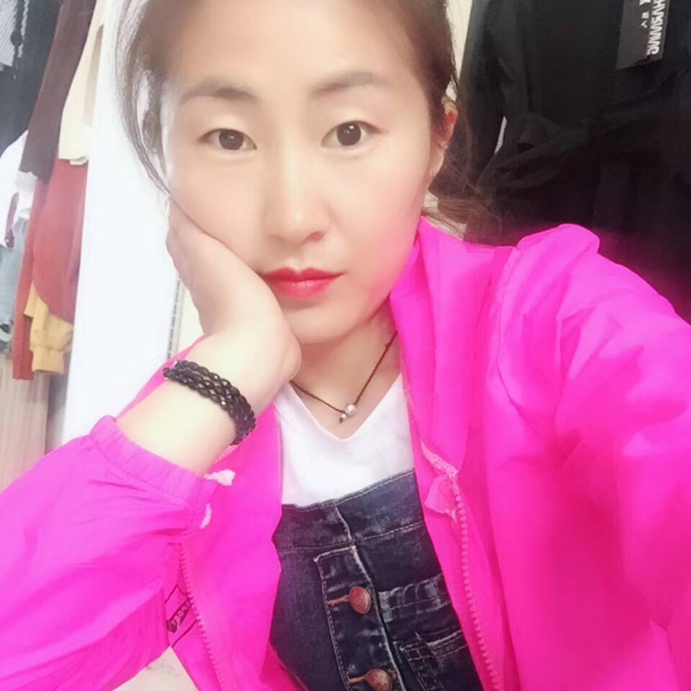 开心的妞的照片