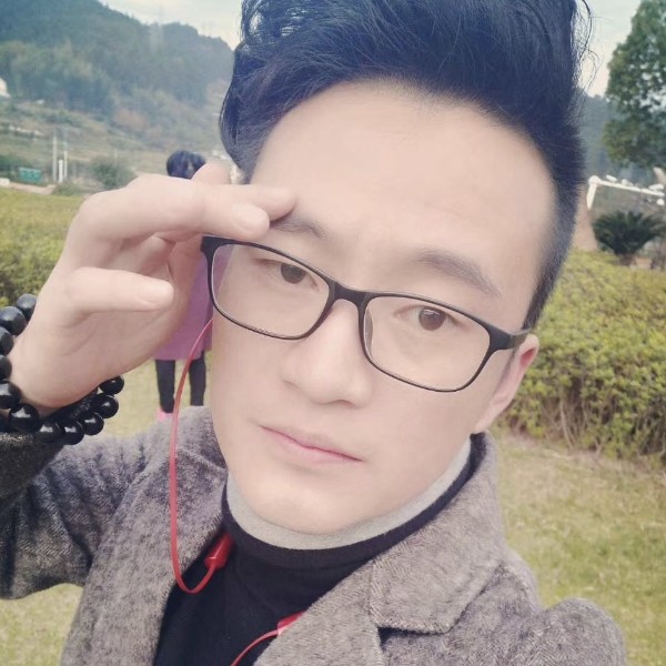 方三岁。的照片