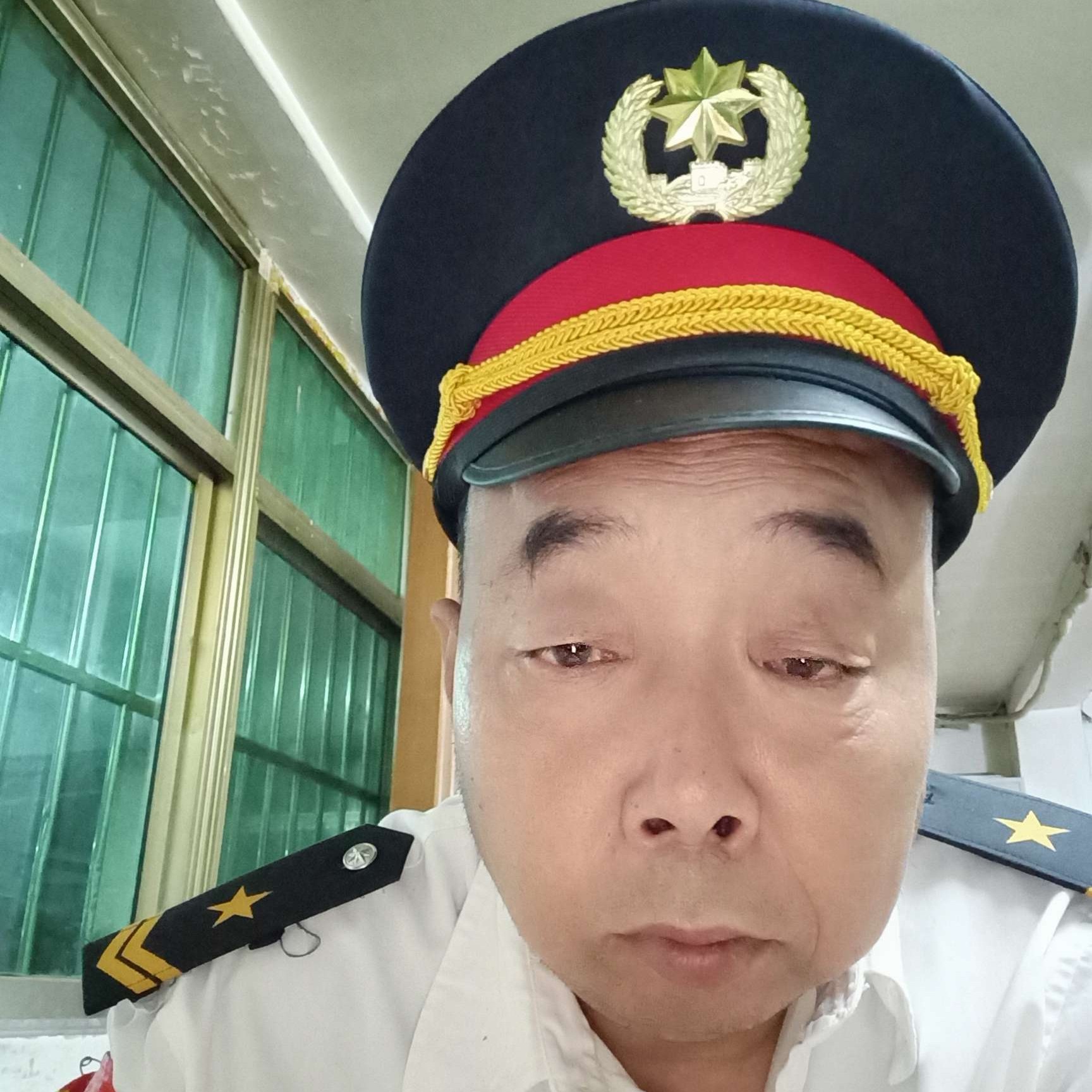 淡淡迎黑夜的照片