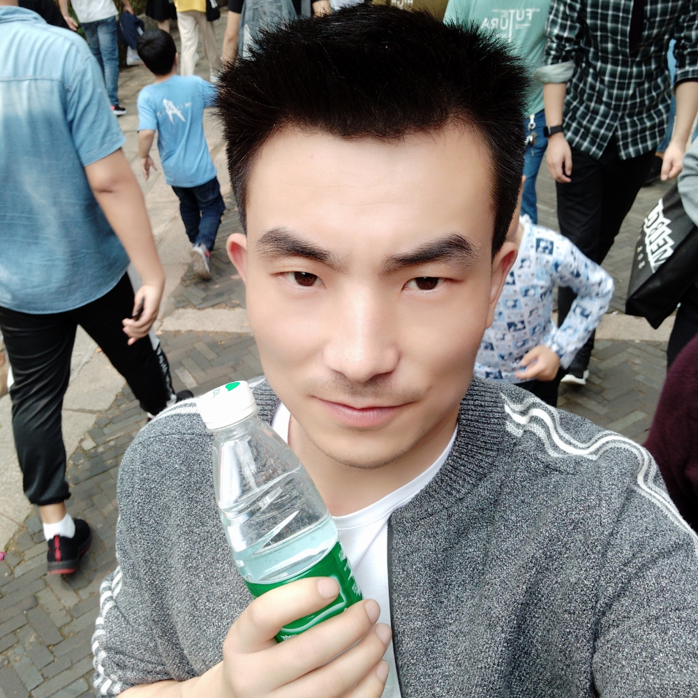 不安等待河马的照片