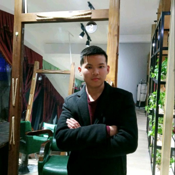 帅气的阿旭的照片