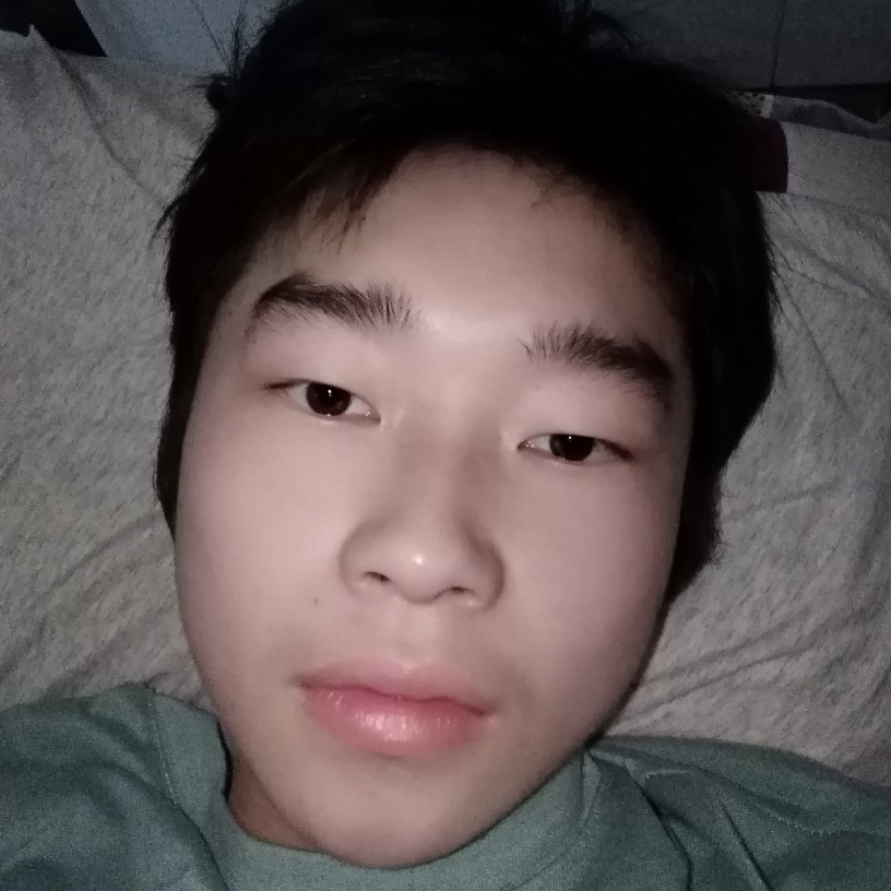 小土豆背后的照片