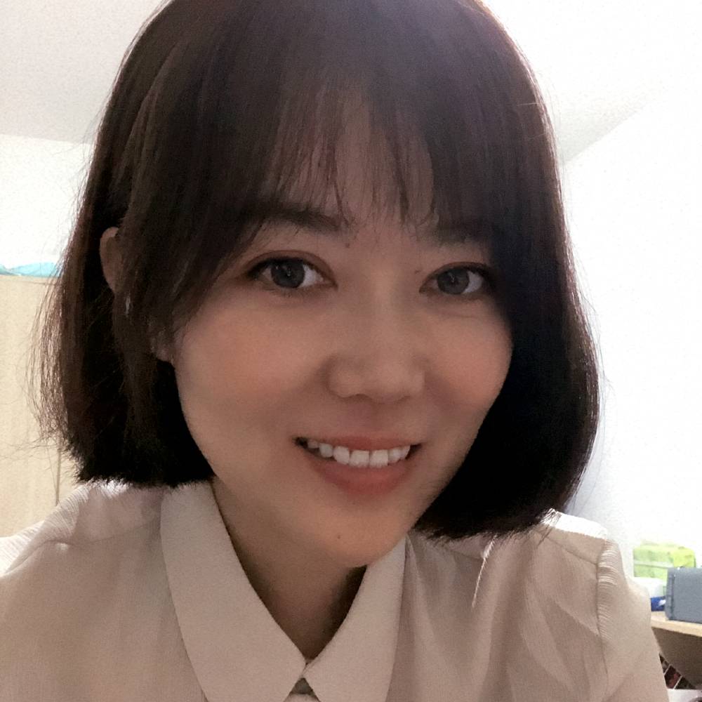 蜜粉邂逅错落的照片