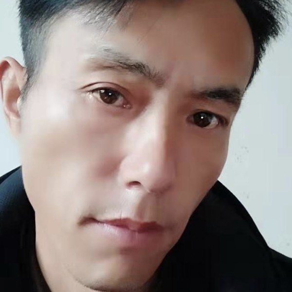 动人打暖光的照片