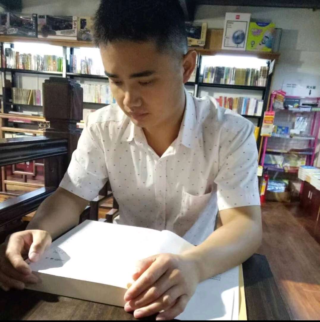 感性等待服饰的照片