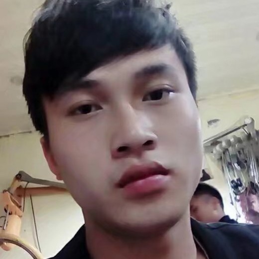 书本泪了微笑的照片