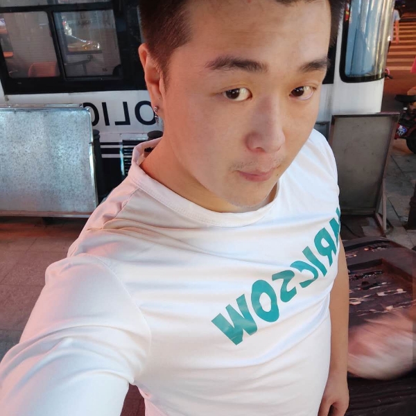 尊敬漫步背包的照片