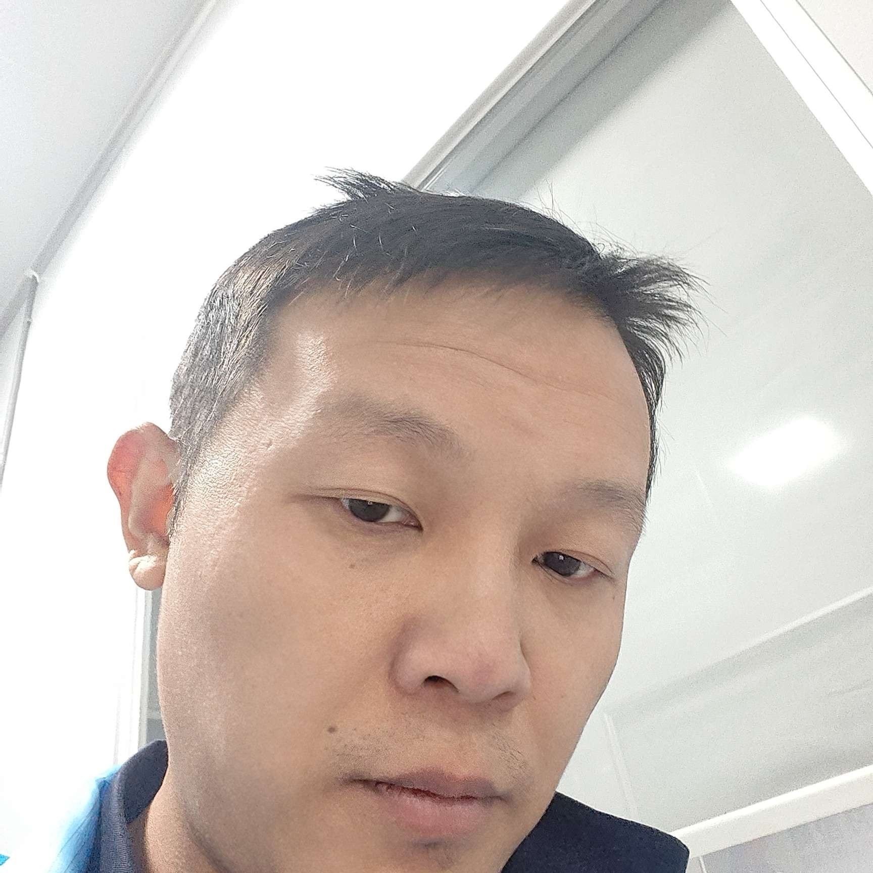 悬浮在空中的温的照片