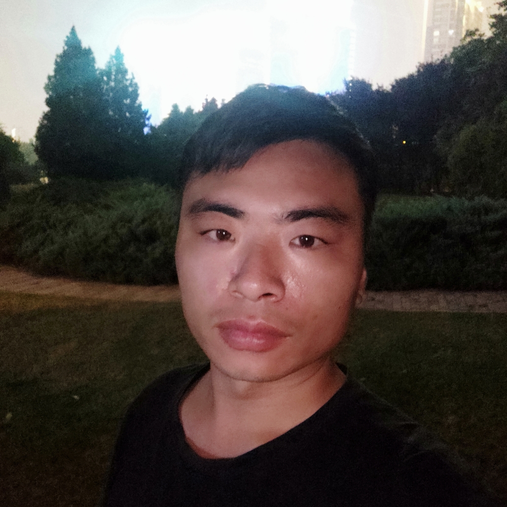 秋月漫步动人的照片