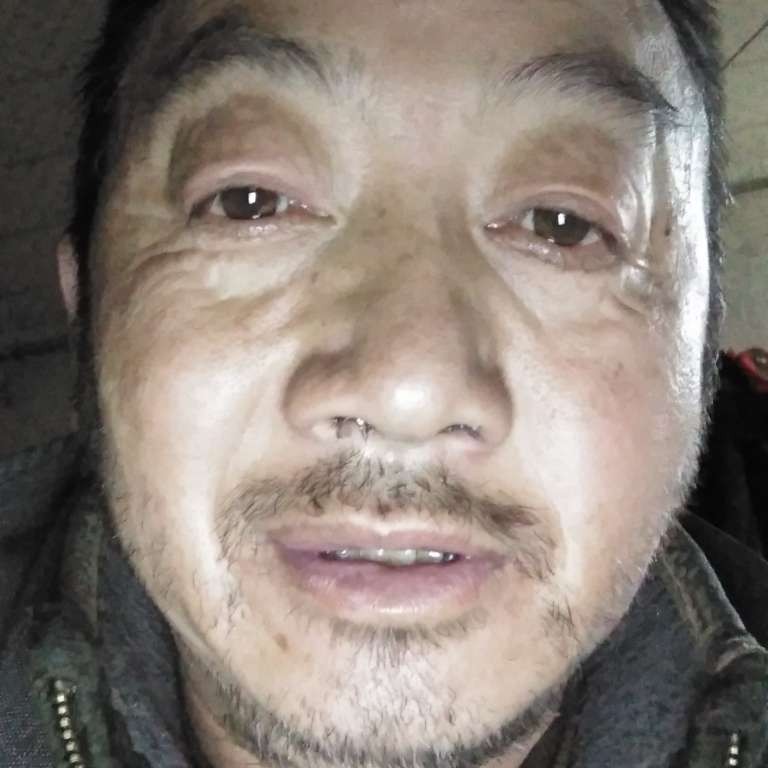 生活在农村的人的照片