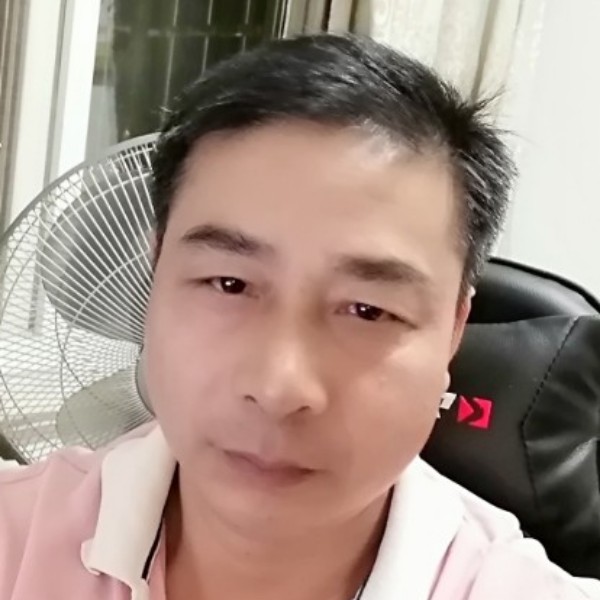 大树回眸忧虑的照片