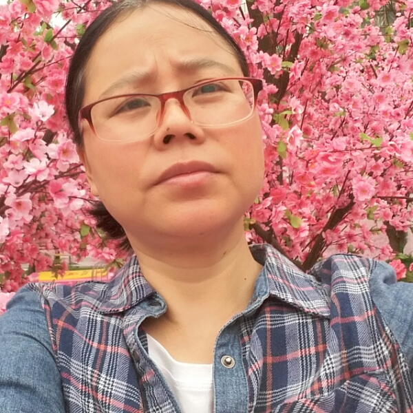 马路上等船的照片