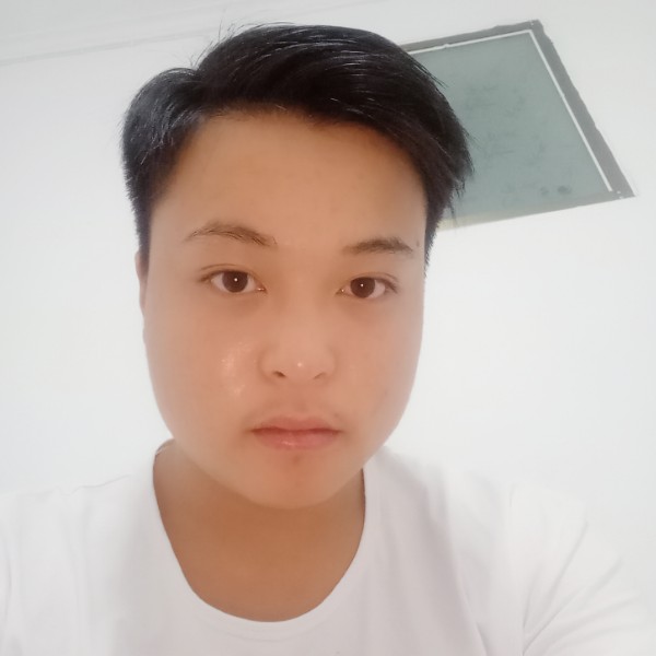 夏天的小伙的照片