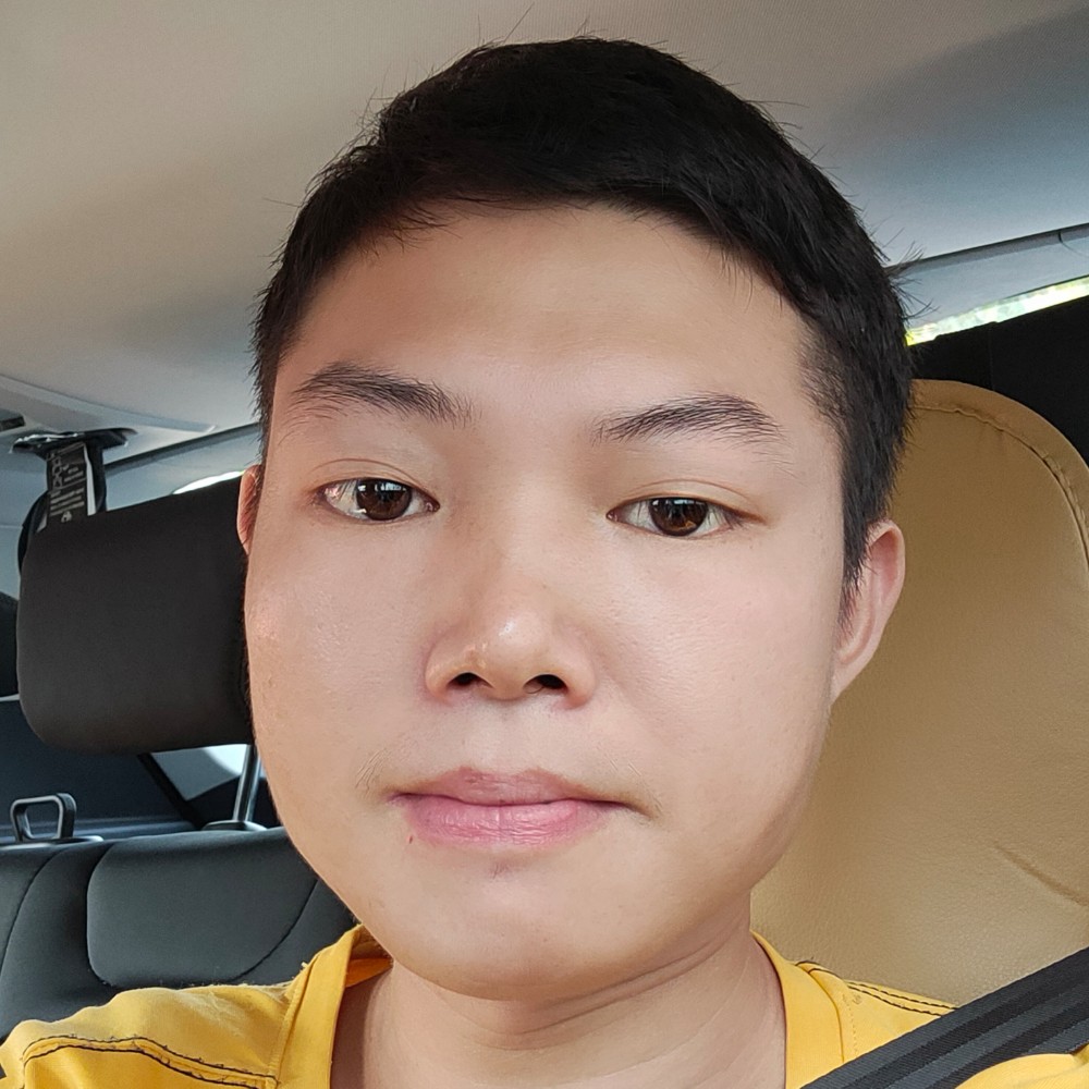 踏实挽手金毛的照片
