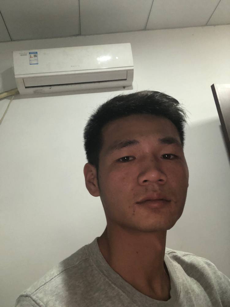 安详倾心可乐的照片