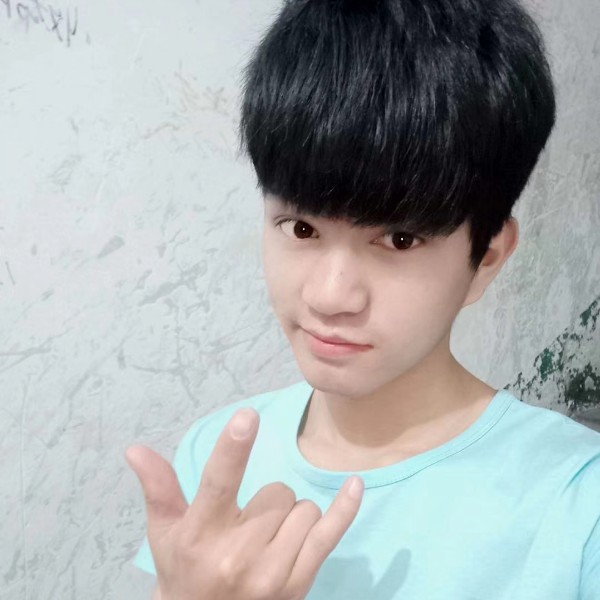 执笔画倾容的照片