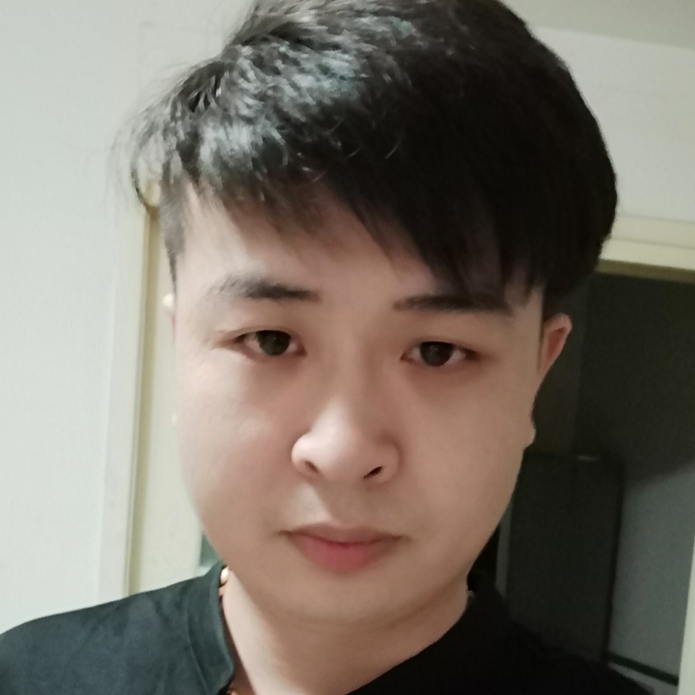 飞行的土豆的照片