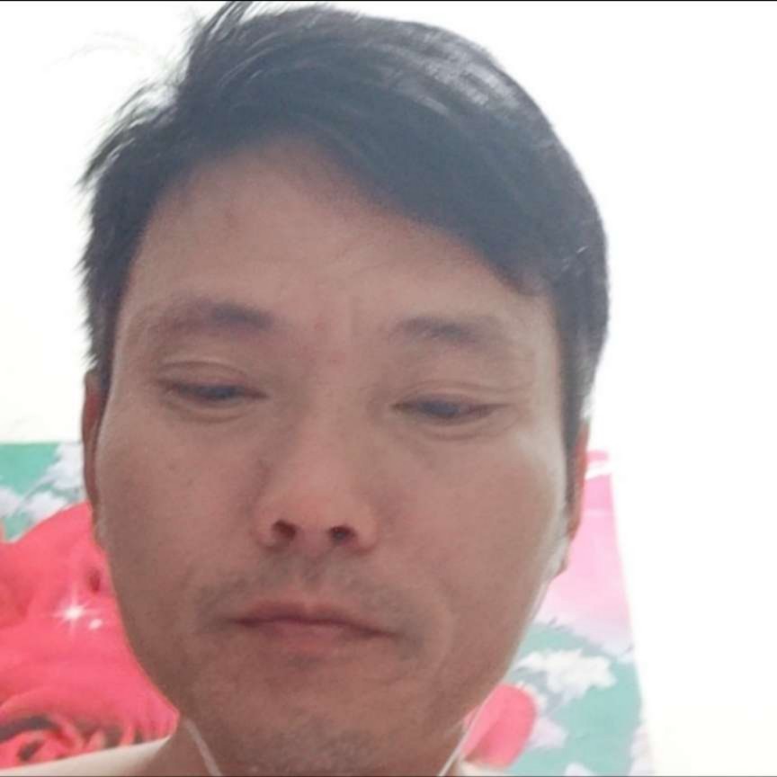 青衫浅吻怕黑的照片