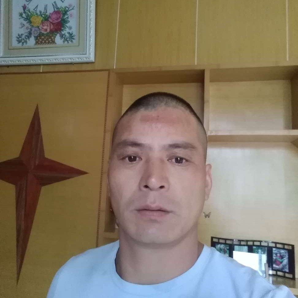 落寂等待身影的照片