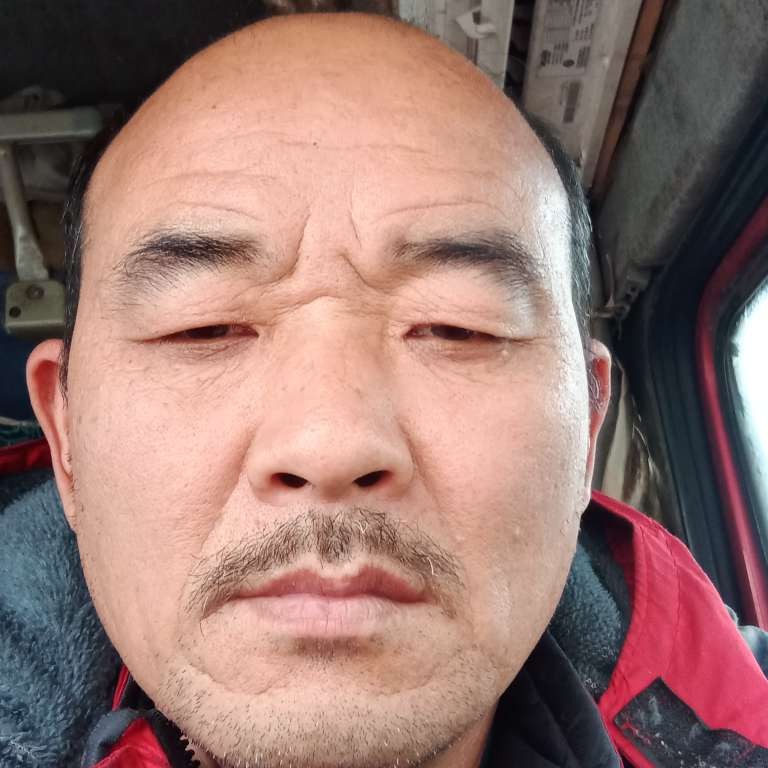 闫忠成的照片