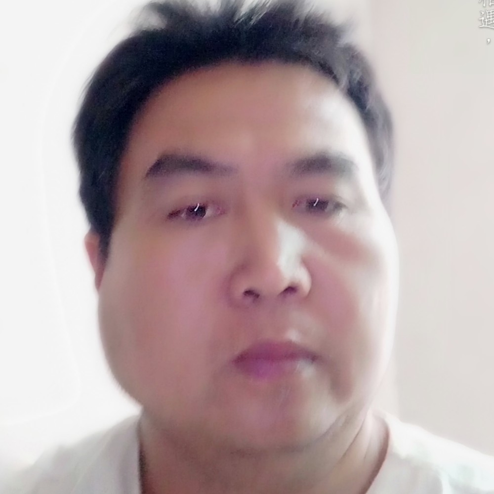 想人陪改变西装的照片