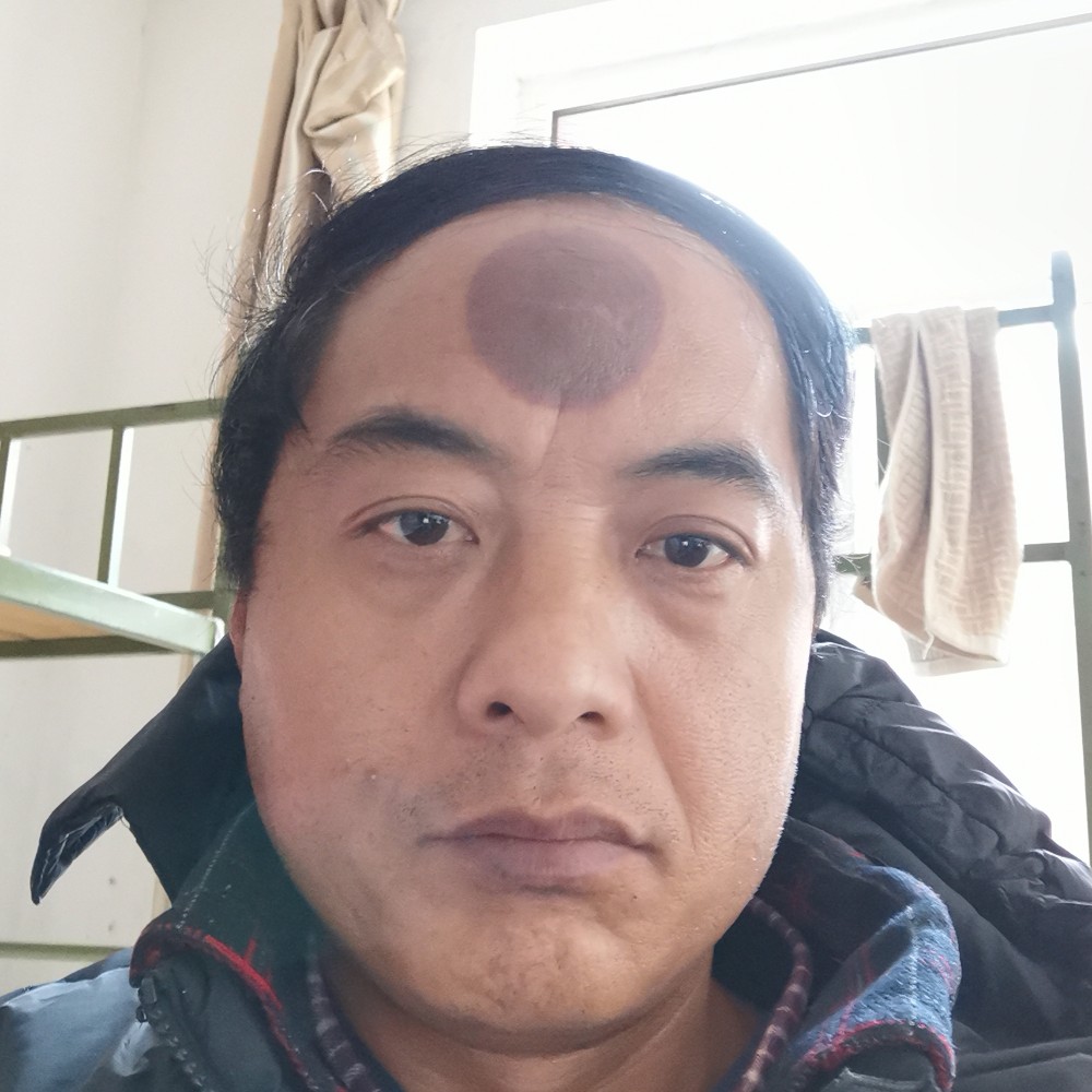 体贴扯蜡烛的照片