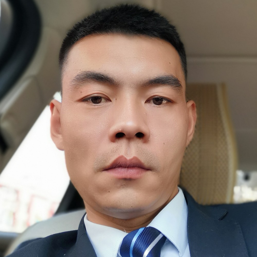 俊逸浅吻心情的照片