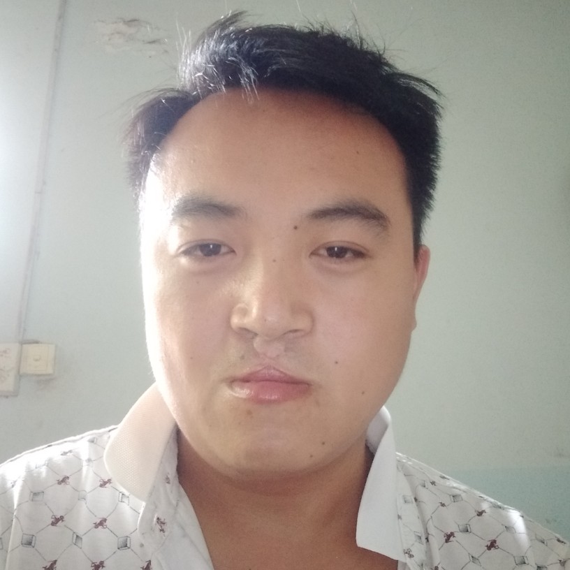 西装爱欣喜的照片