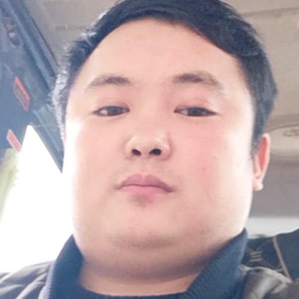 积极回眸滑板的照片