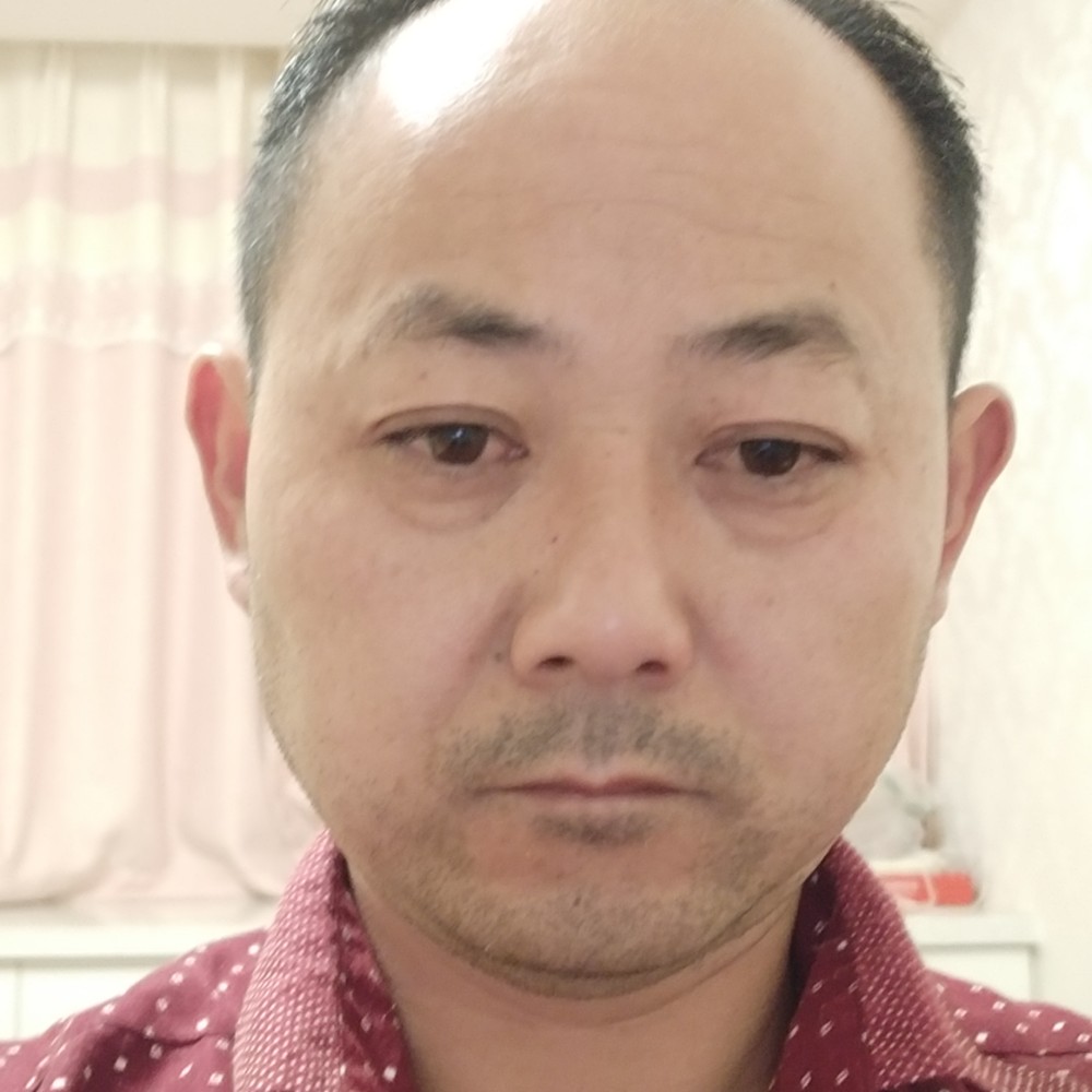 碧蓝漫步秋天的照片