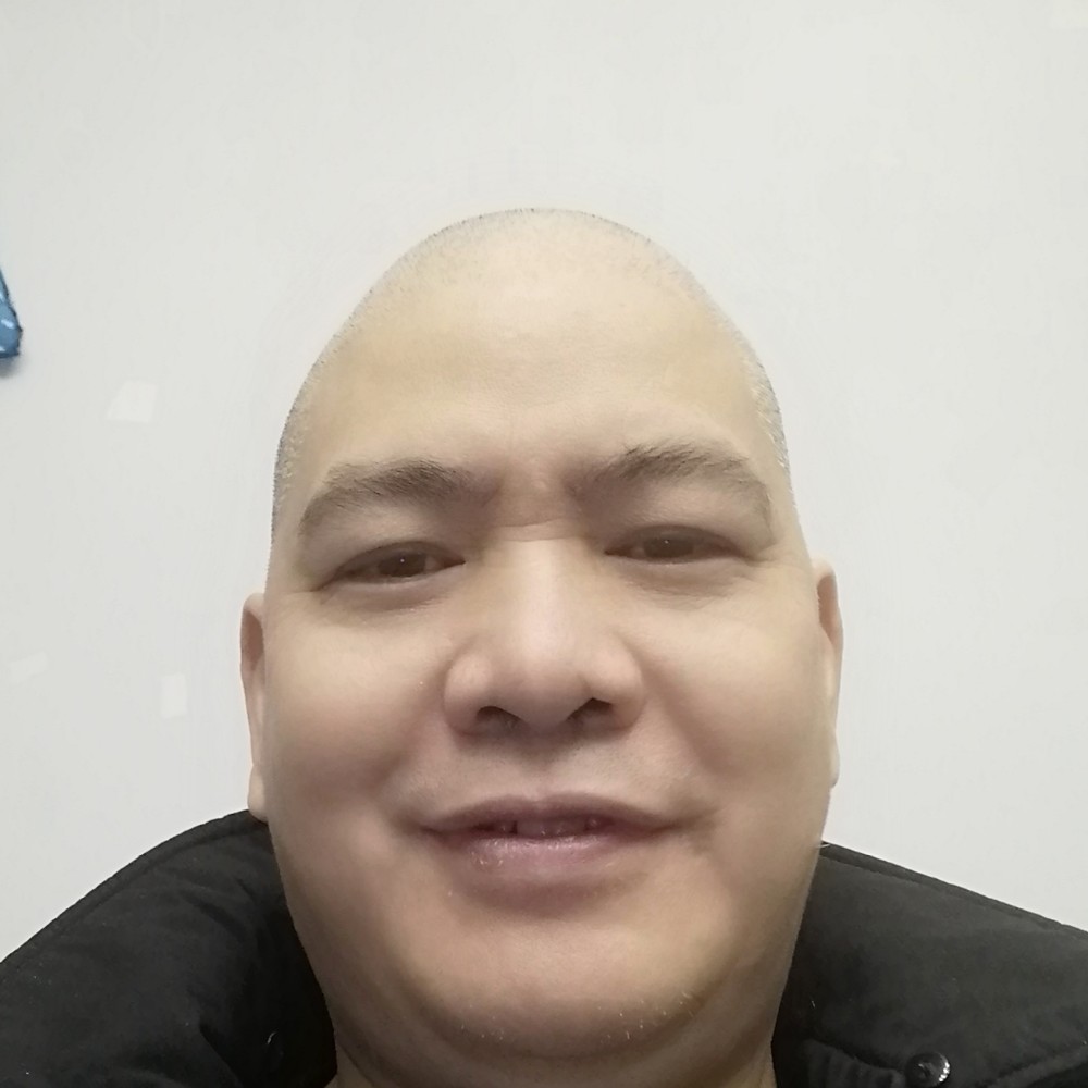 衬衫迎虚幻的照片
