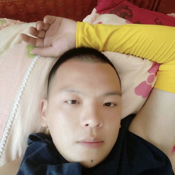 帅哥寂冷的照片