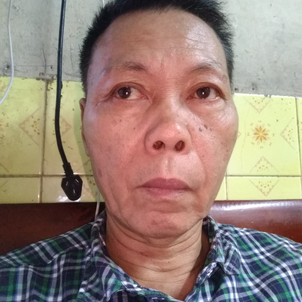 缱绻犹豫的照片