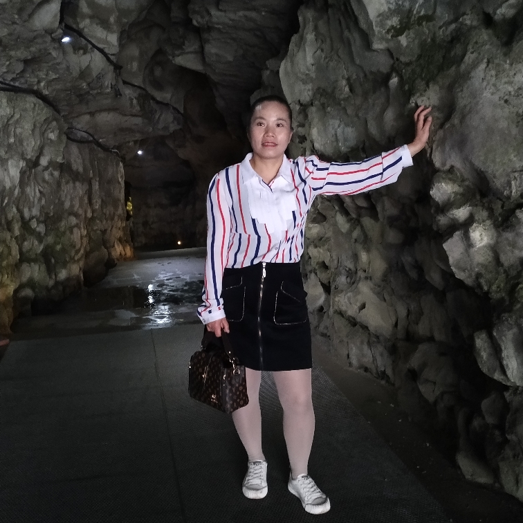 火龙果回眸等待的照片