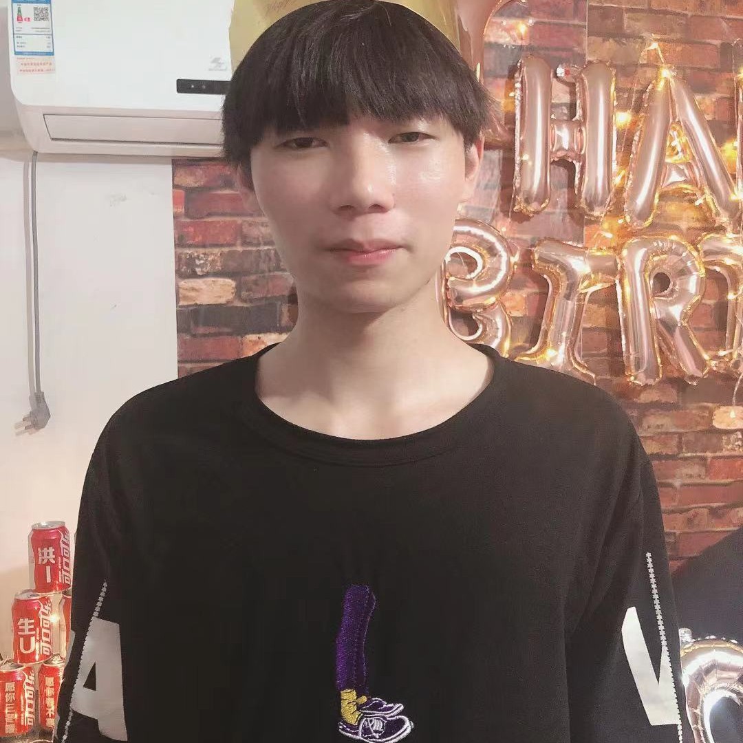 年轻相许母鸡的照片