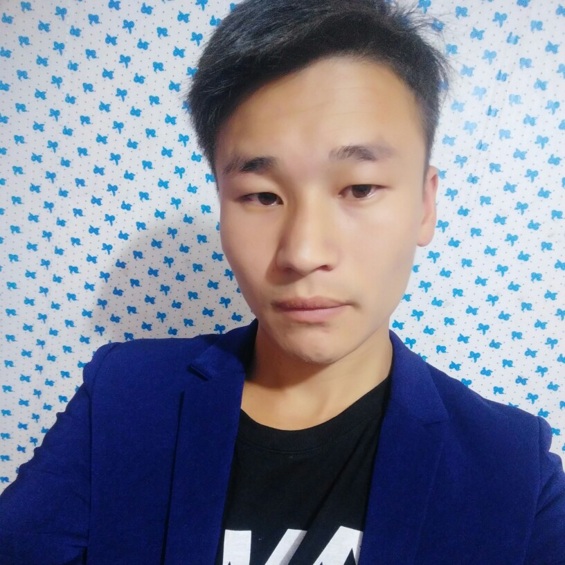 心锁泪了天真的照片