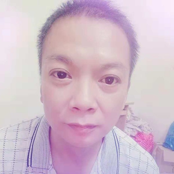 拉长踢紫萱的照片