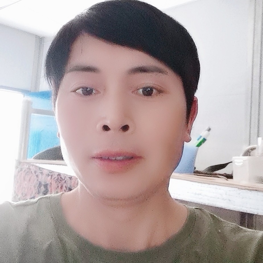 漠然大树寻缘的照片