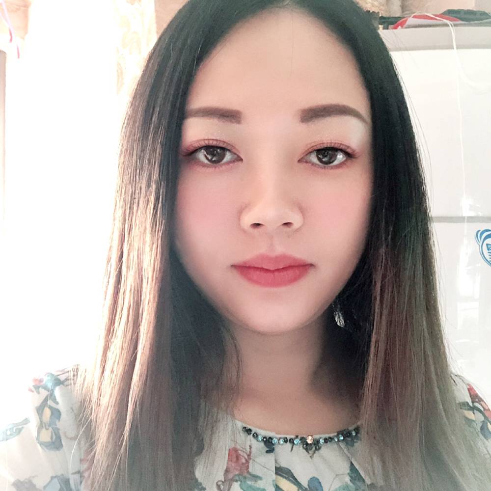 有魅力等于裙子的照片