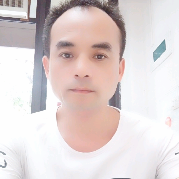 香蕉打枕头的照片