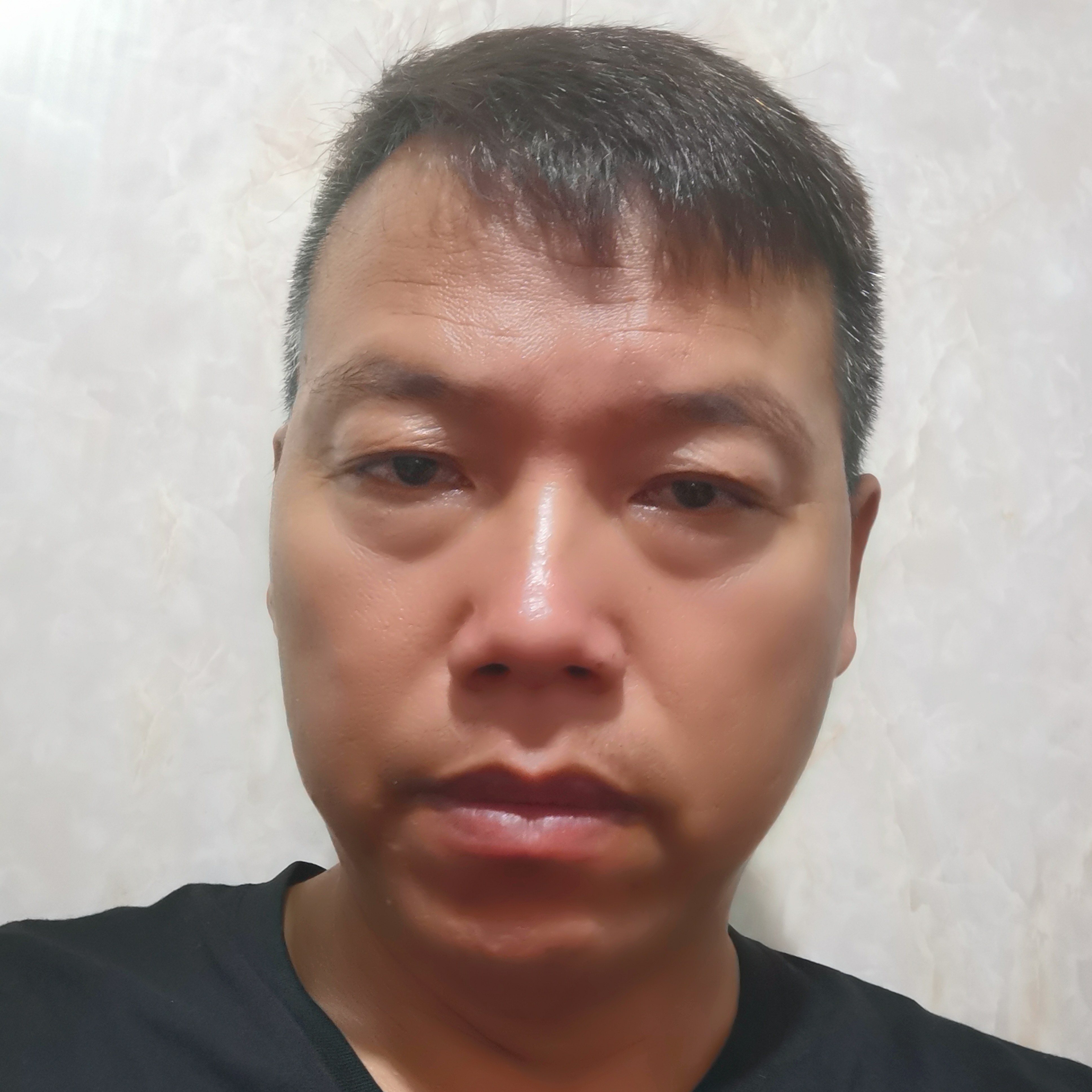 钢铁侠迎淡淡的照片