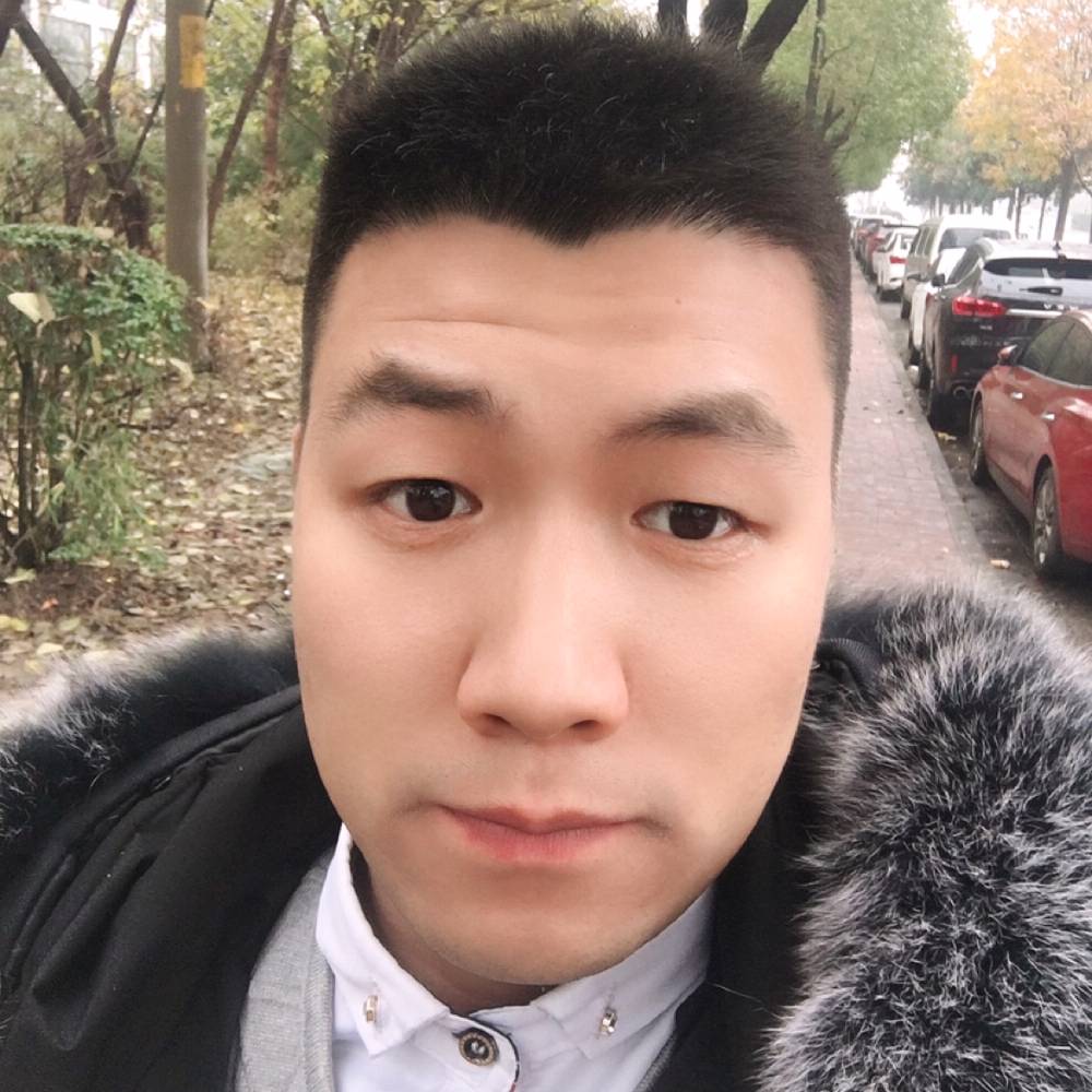 不会聊天的暖男的照片