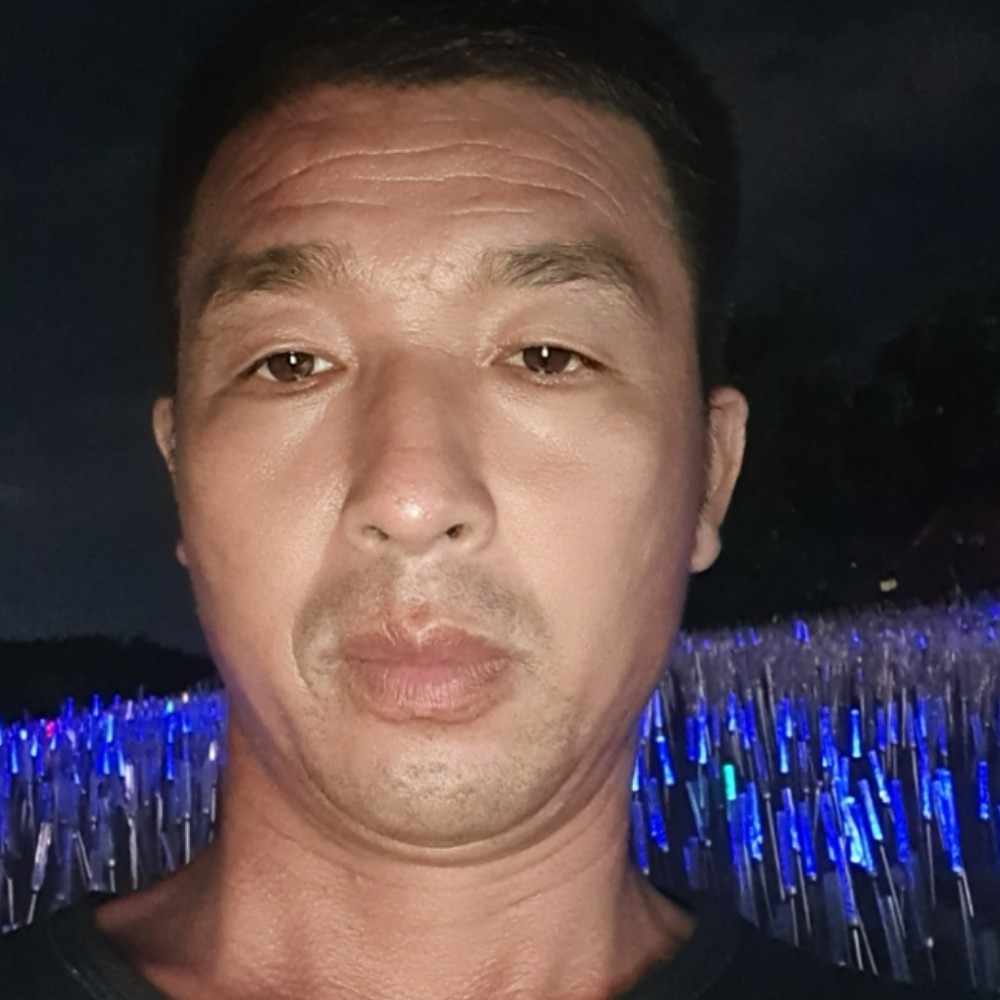 化羽眼睛大的照片